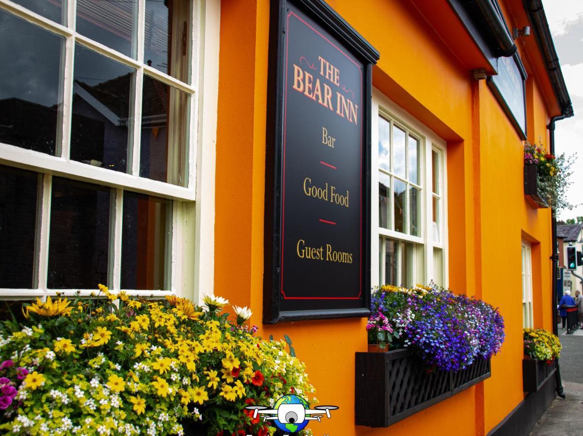 The Bear Inn Llandovery Kültér fotó